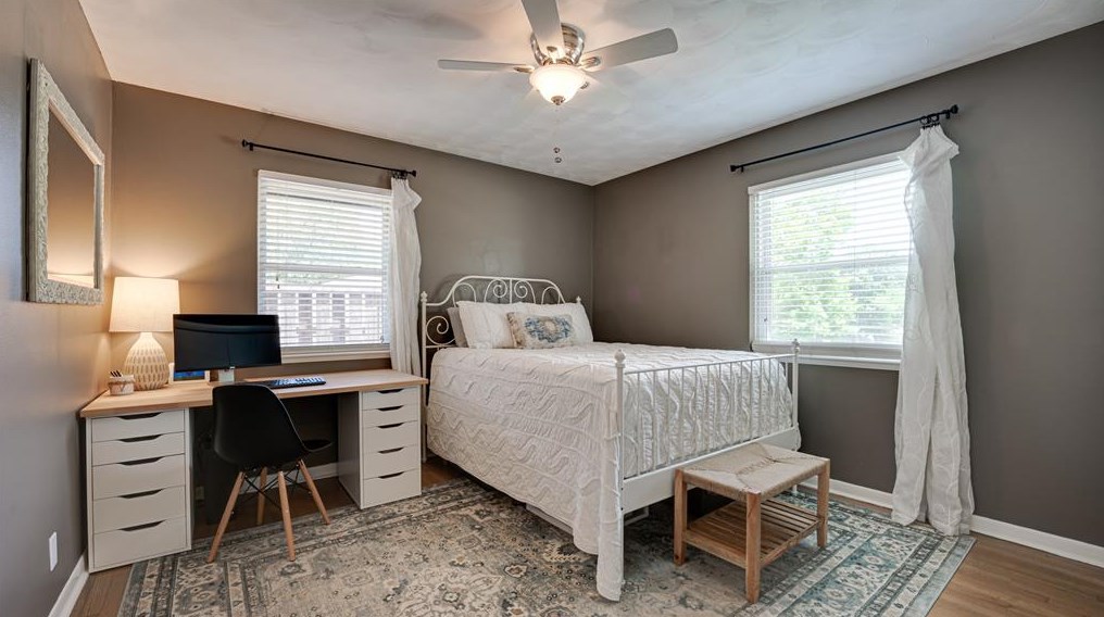 8931 Stanwood Dr, Dallas TX exterior