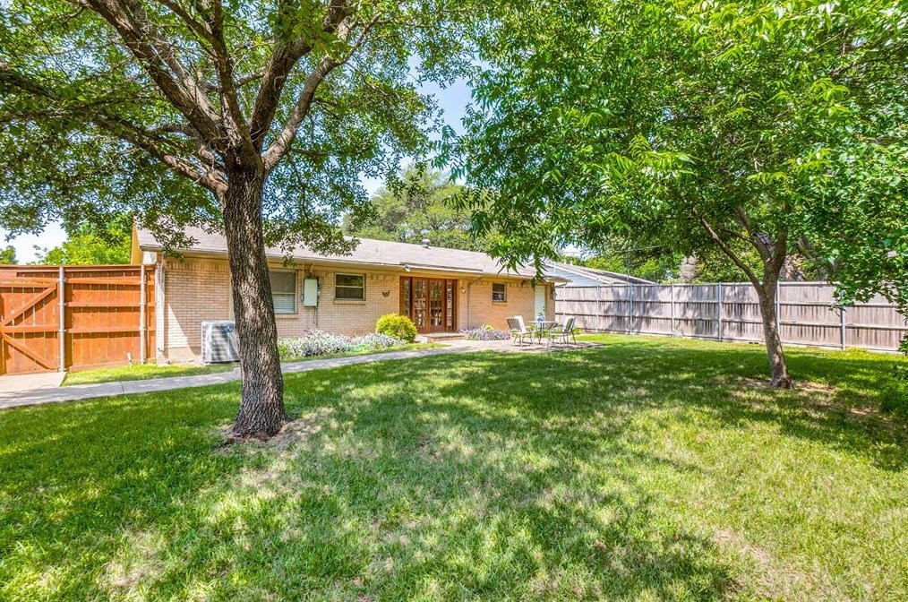 7131 Rutgers Dr, Dallas TX 75214-1760 exterior