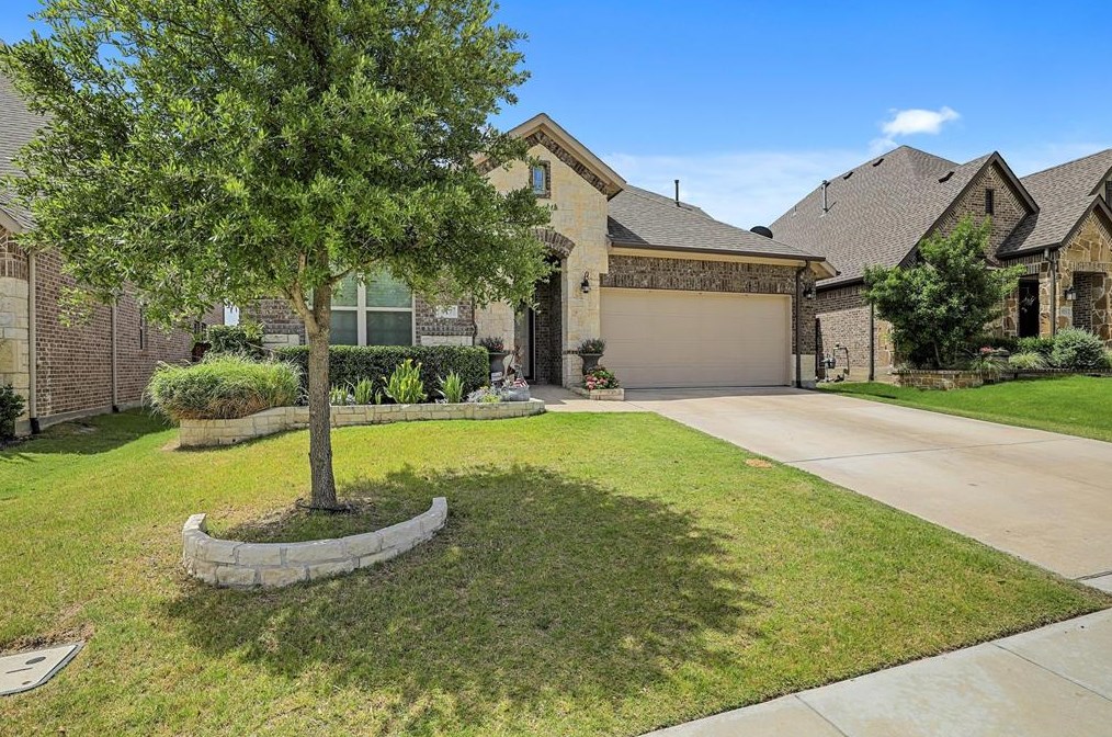 917 Llano Falls Dr, Mckinney TX  75071-3553 exterior