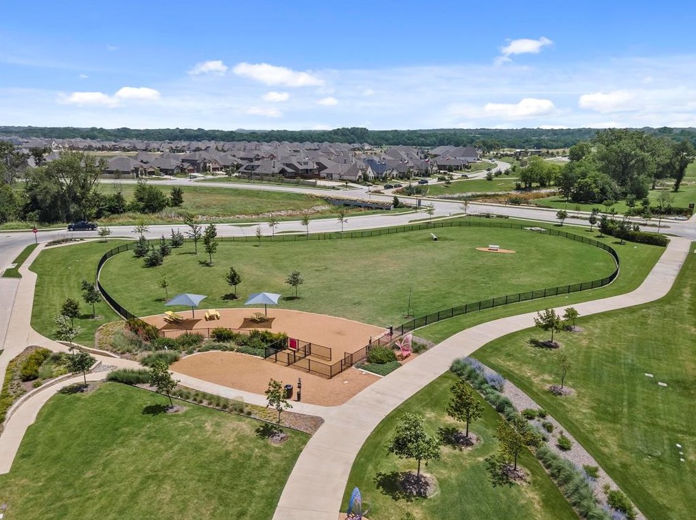 917 Llano Fls Dr, Mckinney TX  75071-3552 exterior