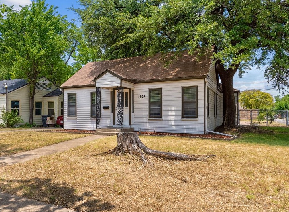 1603 Wilbur St, Dallas TX 75224-1612 exterior
