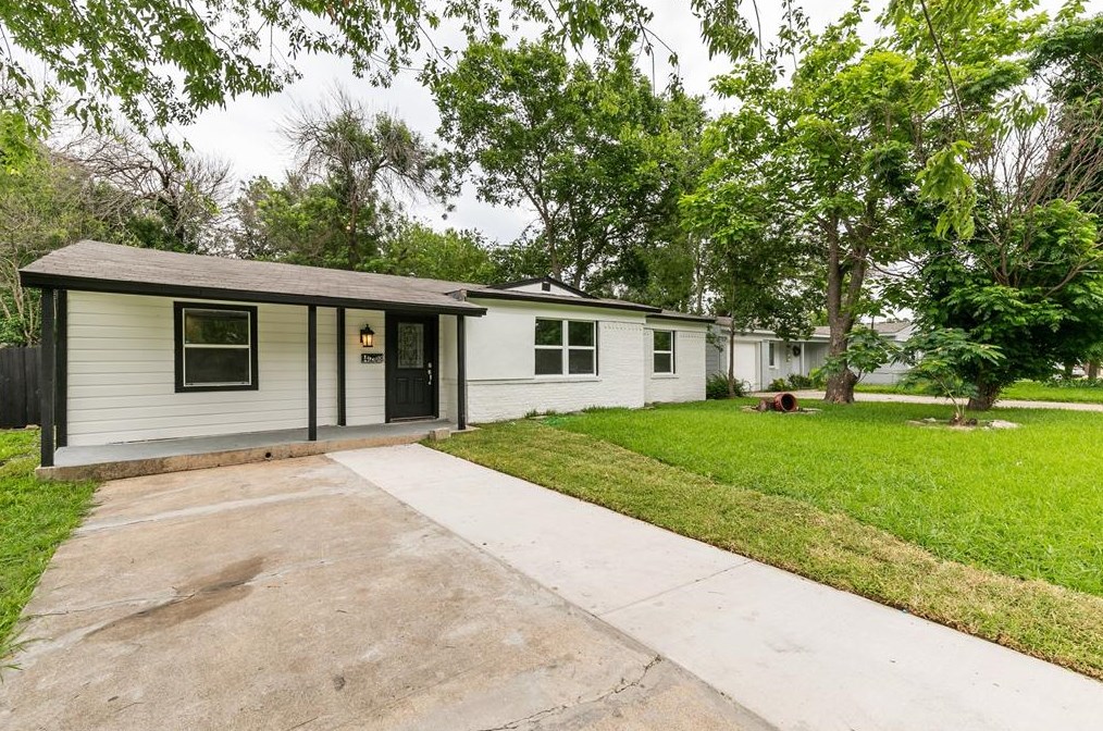 4208 Hyde Park Dr, Mesquite TX  75150-1630 exterior