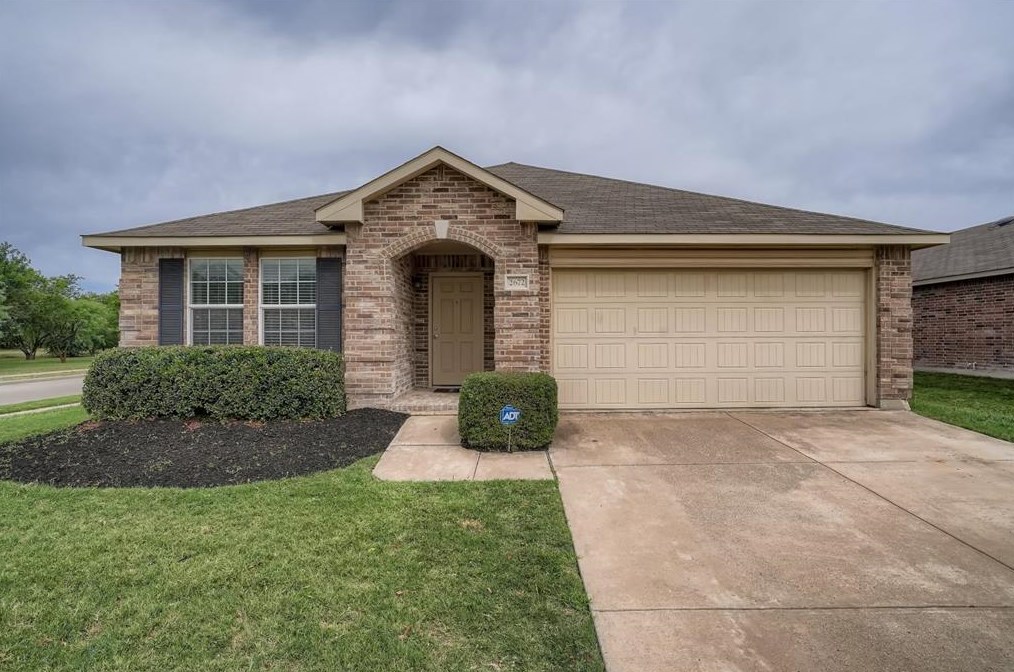 2672 Clarks Mill Ln, Fort Worth TX  76123-2620 exterior