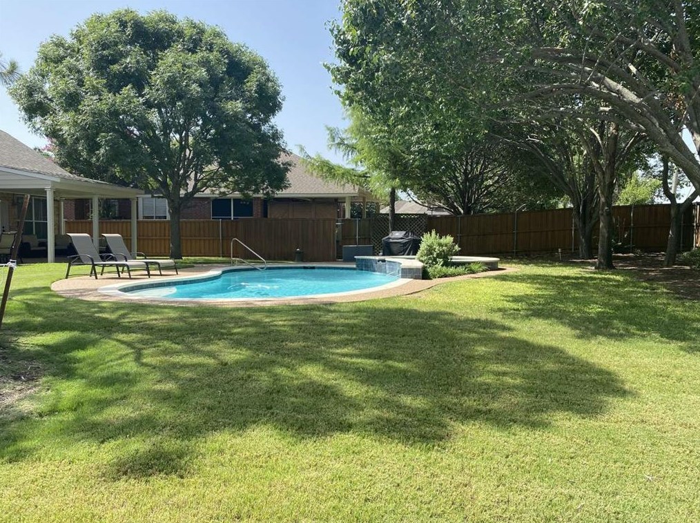 525 Stone Creek Dr, Prosper TX  75078-2547 exterior