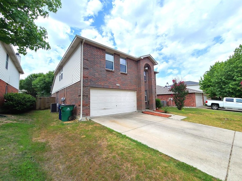 5325 Pandale Valley Dr, Mckinney TX  75071-7725 exterior