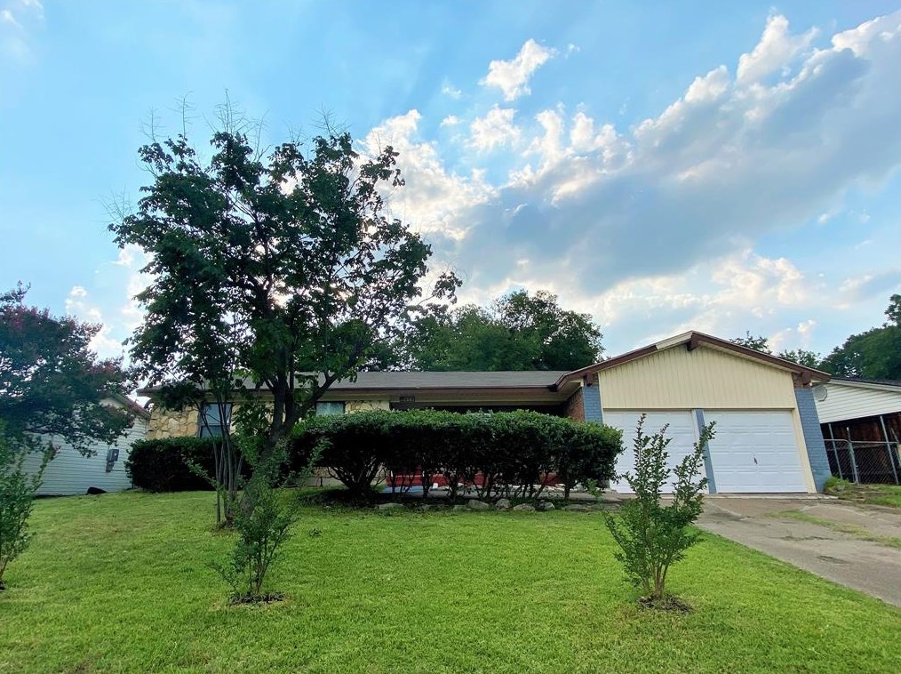 313 Sesame Dr, Mesquite TX 75149-2921 exterior