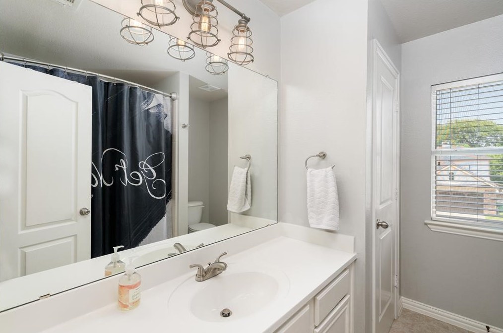 5300 Centeridge Ln, Mckinney TX 75071-3335 exterior