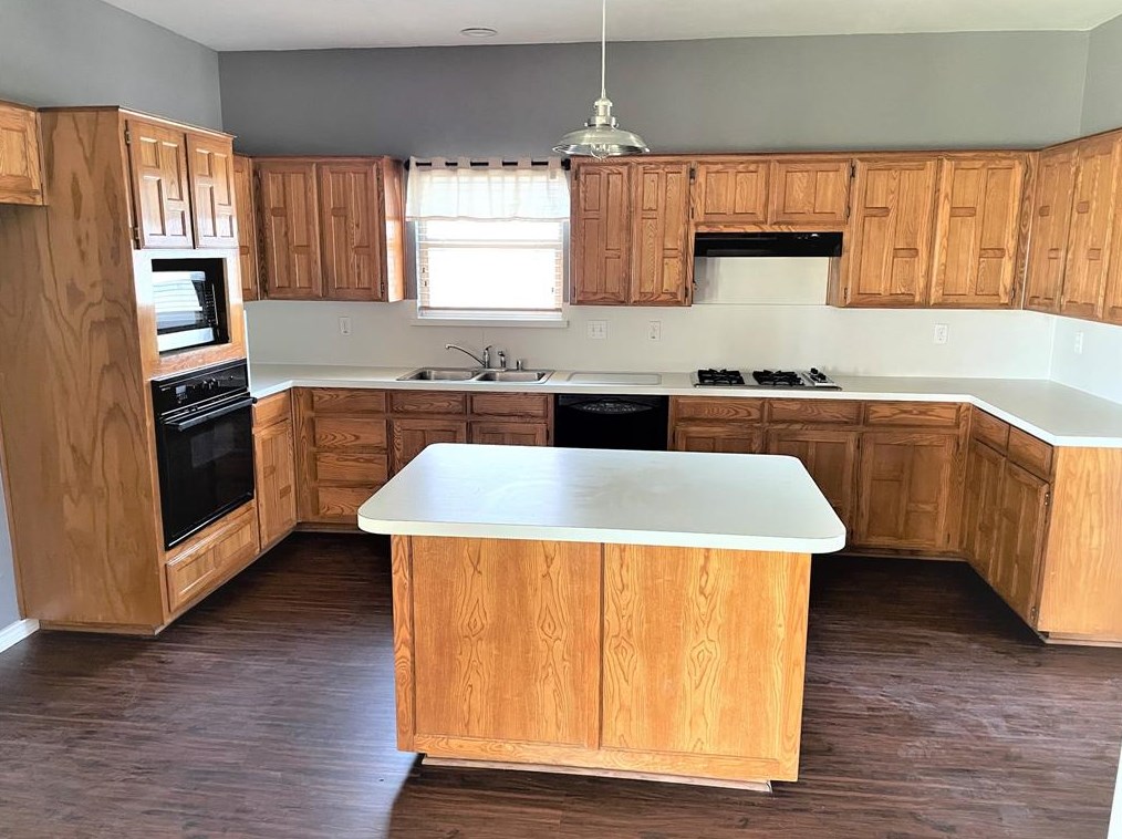 6814 Silver Lake Dr, Rowlett TX  75089-2691 exterior