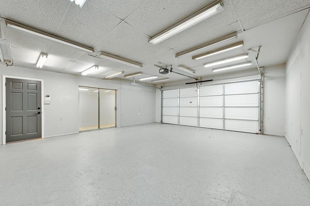 2338 Pinebluff Dr, Dallas TX  75228-5840 exterior