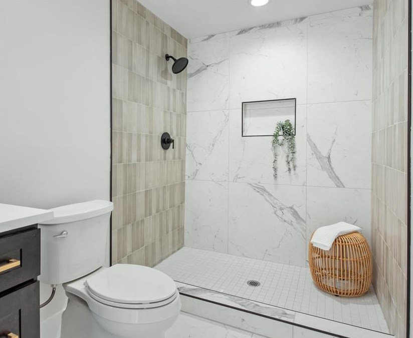 2338 Pinebluff Dr, Dallas TX  75228-5840 exterior