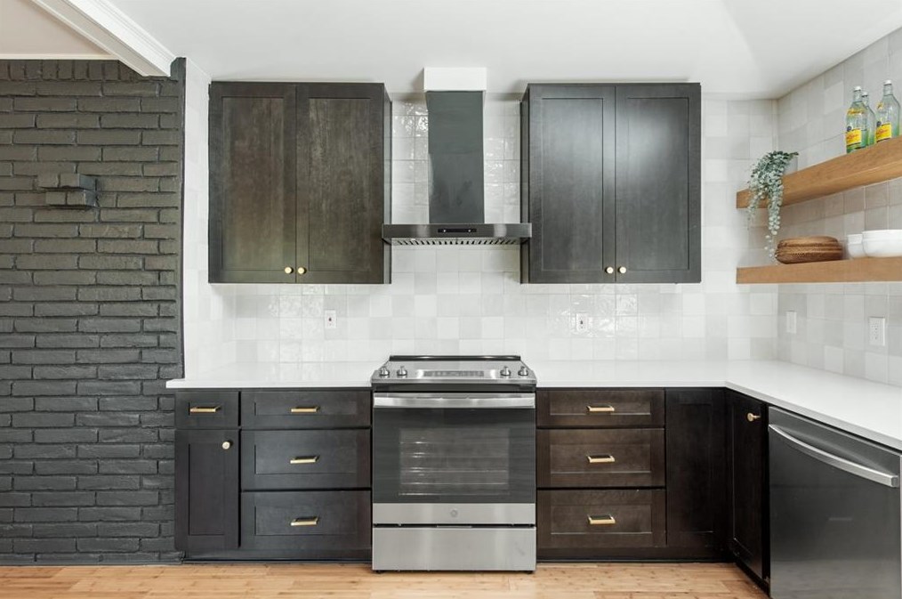 2338 Pinebluff Dr, Dallas TX  75228-5840 exterior