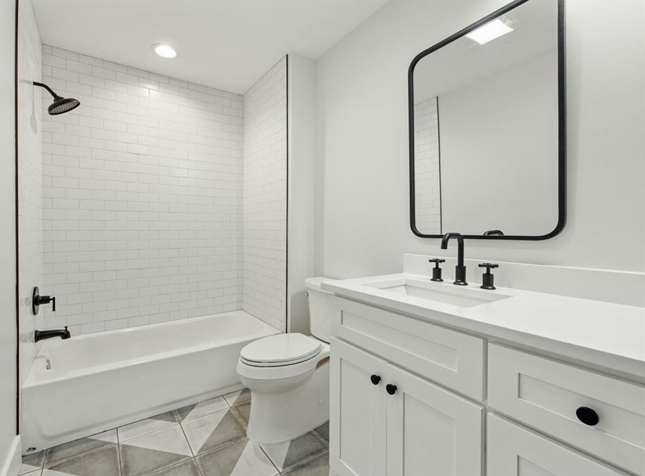 2338 Pinebluff Dr, Dallas TX  75228-5840 exterior