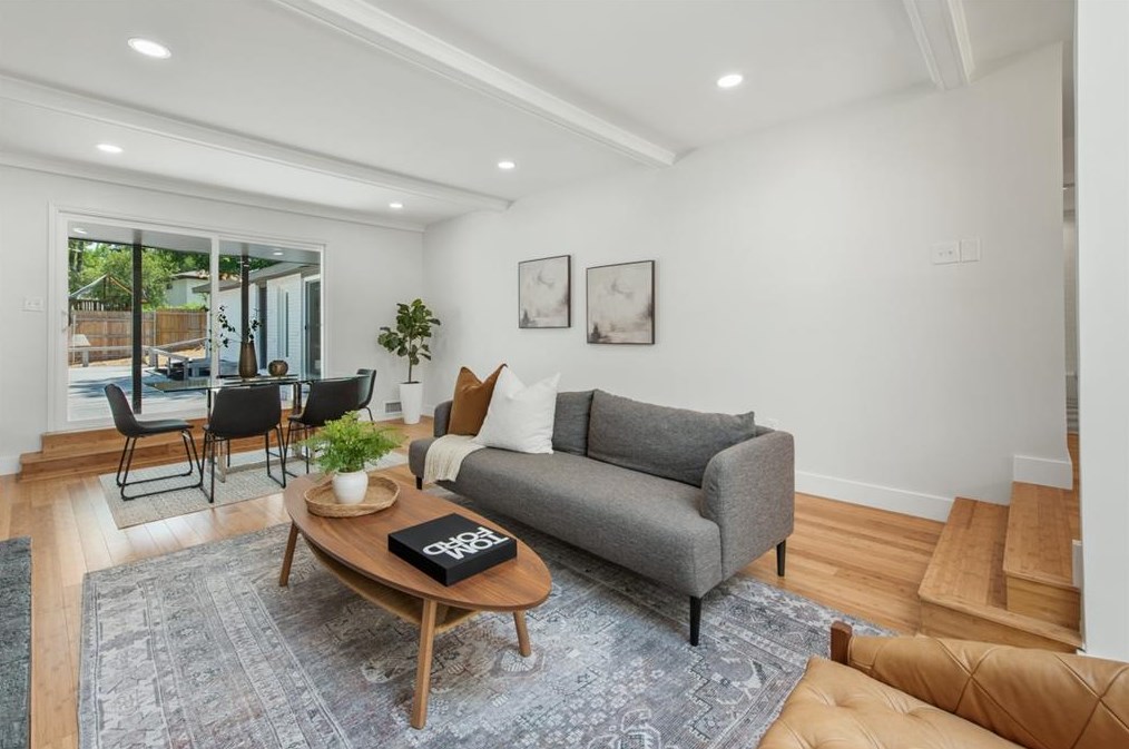 2338 Pinebluff Dr, Dallas TX  75228-5840 exterior