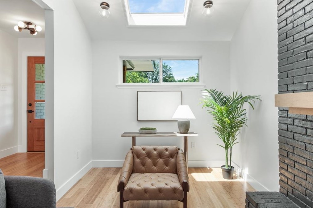 2338 Pinebluff Dr, Dallas TX  75228-5840 exterior