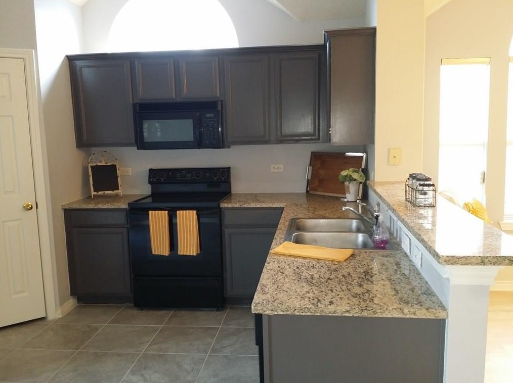 2208 Lilac Cir, Mckinney TX  75071-2880 exterior