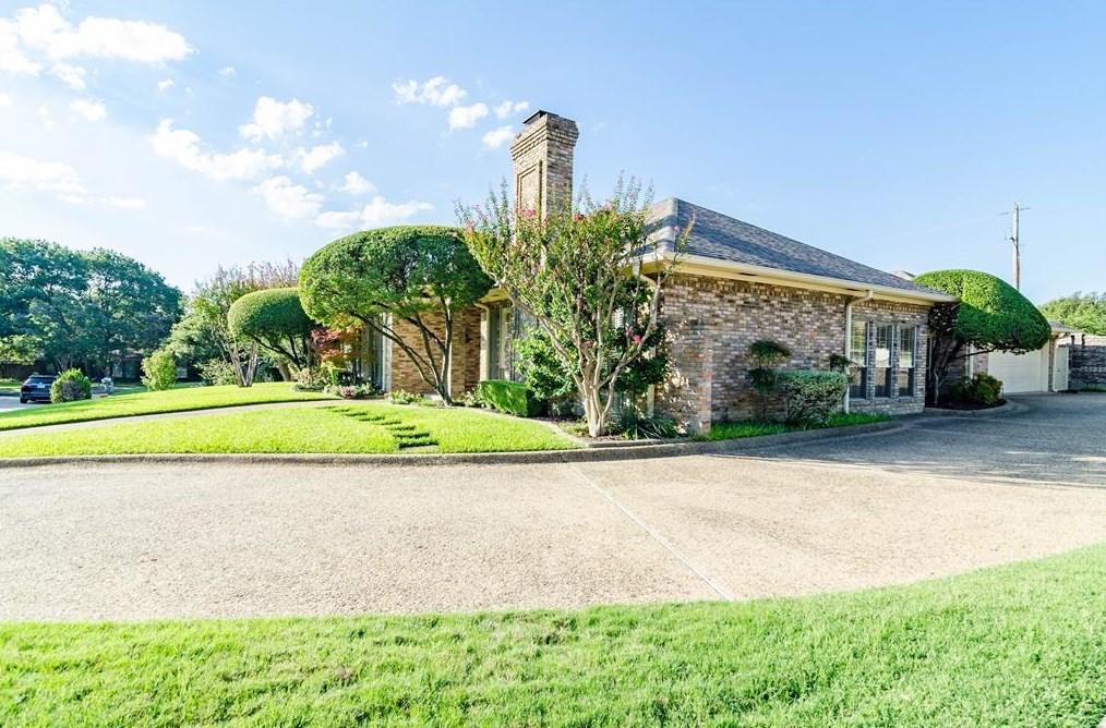 16814 Preston Bend Dr, Dallas TX  75248-1353 exterior