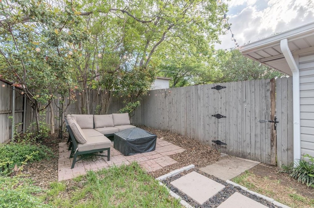 3148 Royal Ln, Dallas TX  75229-3730 exterior