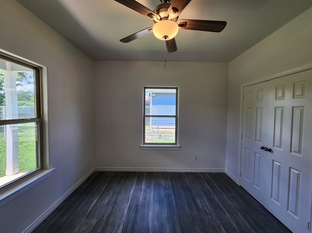 7919 Hull Ave, Dallas TX 75216-4133 exterior