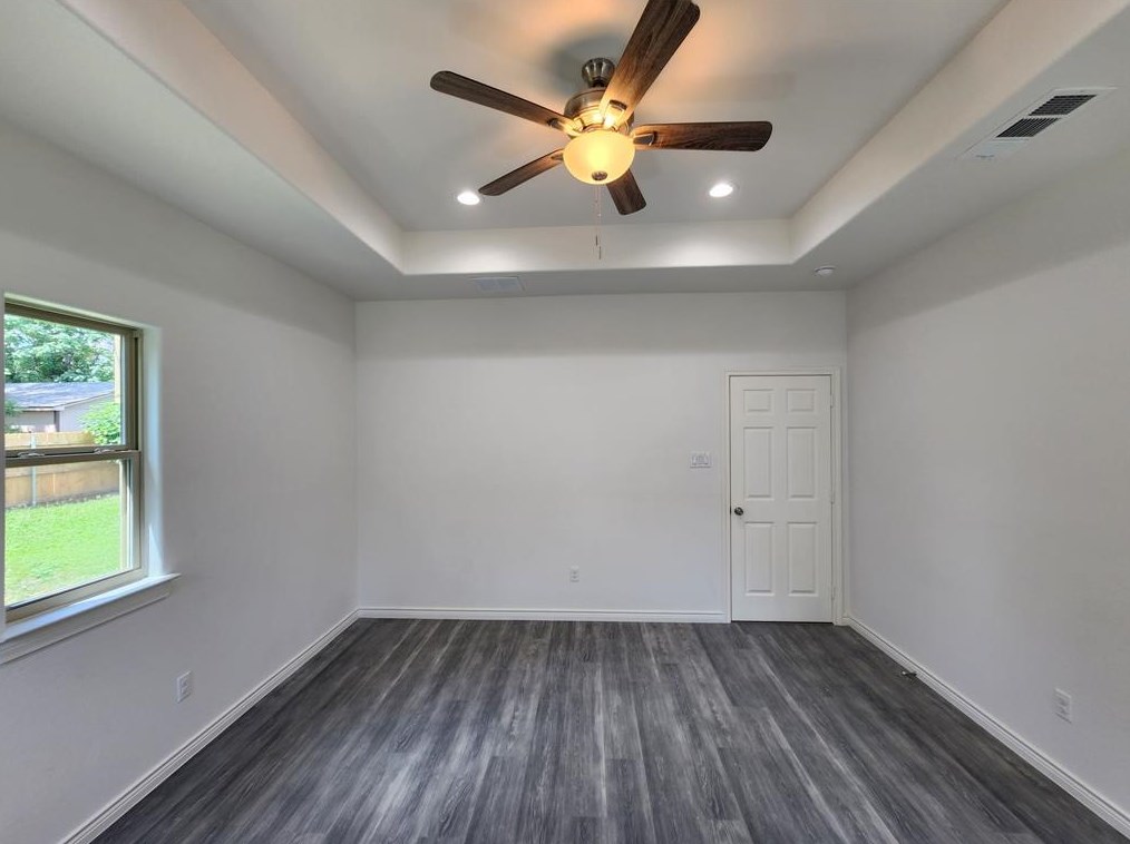 7919 Hull Ave, Dallas TX 75216-4133 exterior