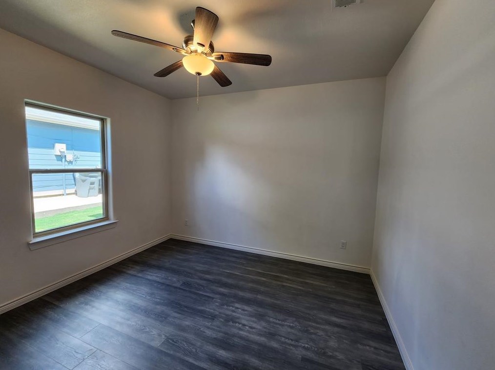 7919 Hull Ave, Dallas TX 75216-4133 exterior