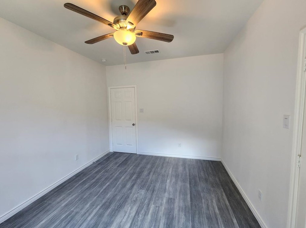 7919 Hull Ave, Dallas TX 75216-4133 exterior