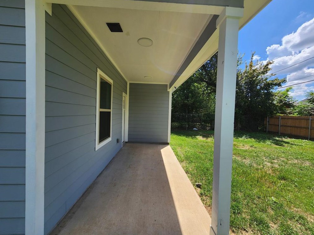 7919 Hull Ave, Dallas TX 75216-4133 exterior