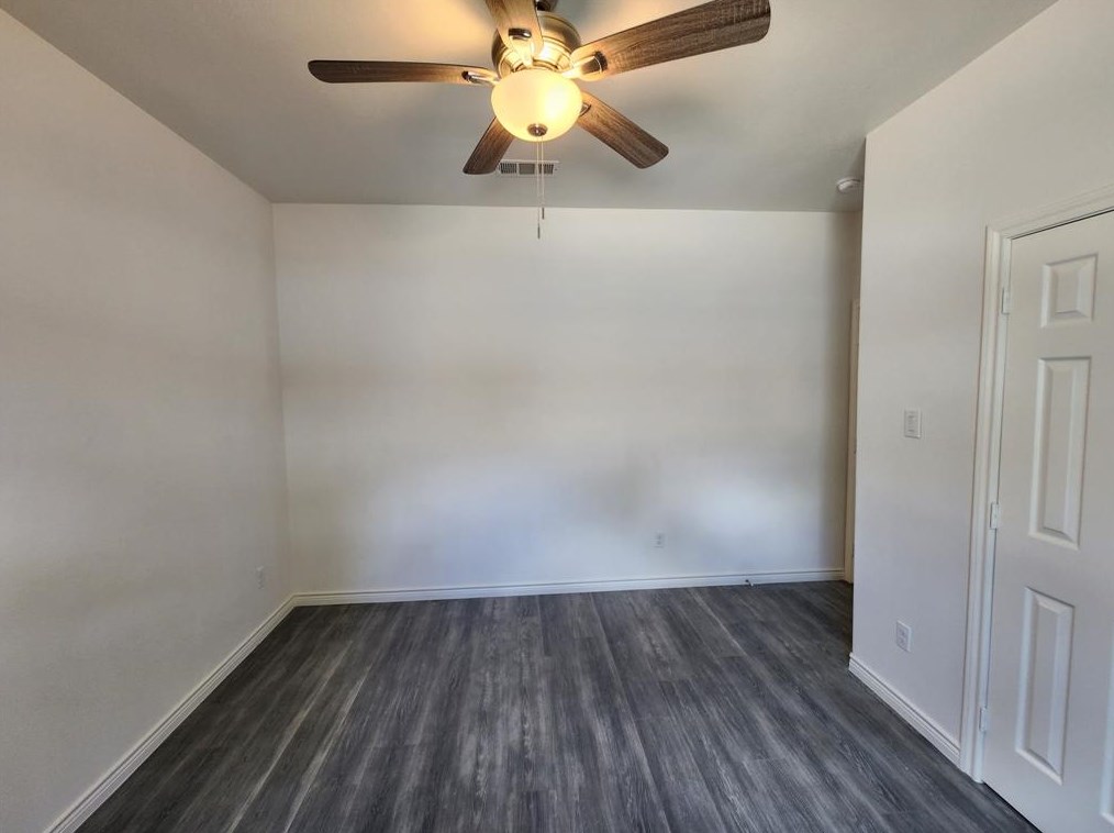 7919 Hull Ave, Dallas TX 75216-4133 exterior