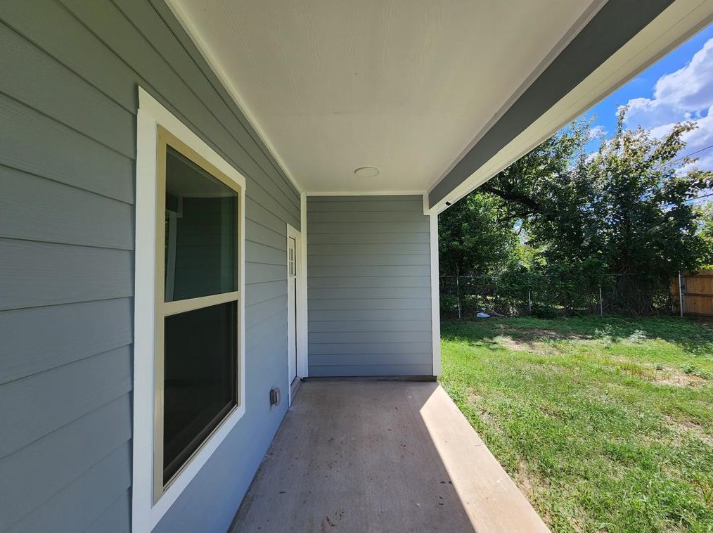 7919 Hull Ave, Dallas TX 75216-4133 exterior