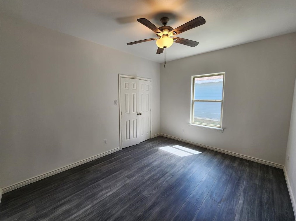 7919 Hull Ave, Dallas TX 75216-4133 exterior