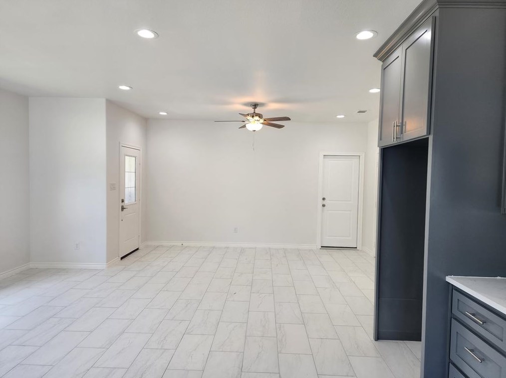 7919 Hull Ave, Dallas TX 75216-4133 exterior