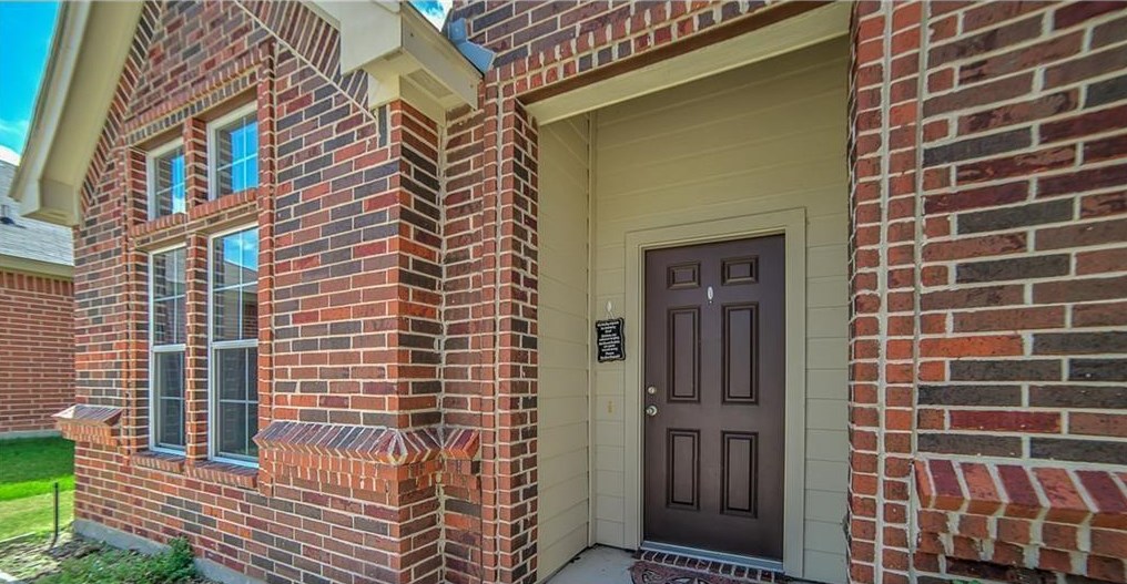 804 Peach Ln, Burleson, TX 76028