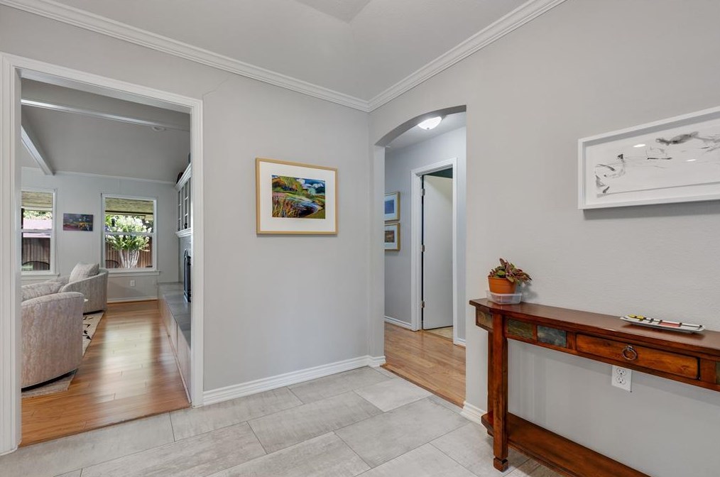 3843 Regent Dr, Dallas TX  75229-5245 exterior