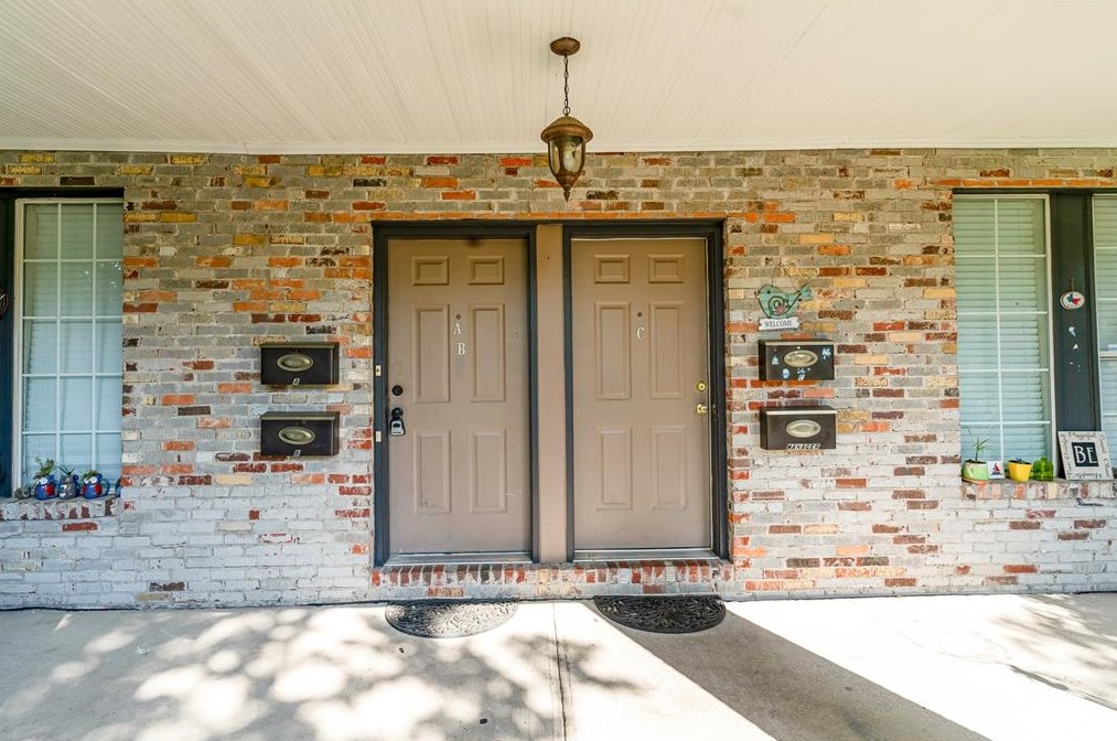 5803 Tremont St, Dallas TX  75214-4732 exterior