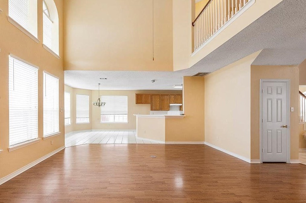 8025 Cavalier Dr, Plano TX  75024-7262 exterior