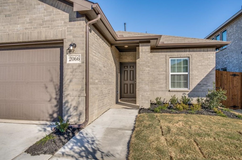 2066 Hartley Dr, Forney TX  75126-5171 exterior