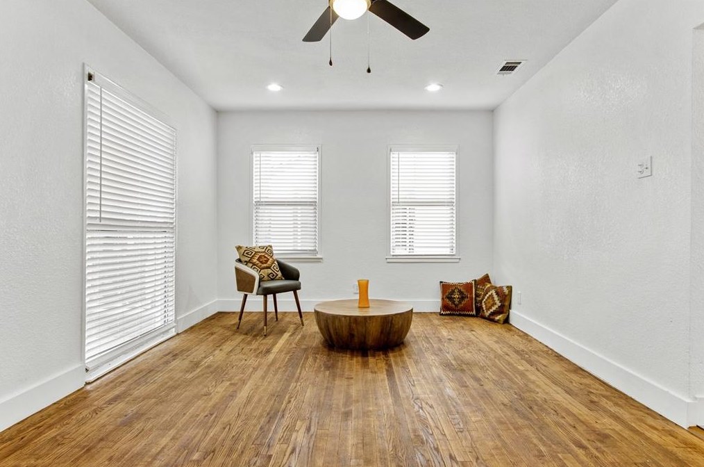 2302 Polk St, Dallas TX  75224-1740 exterior