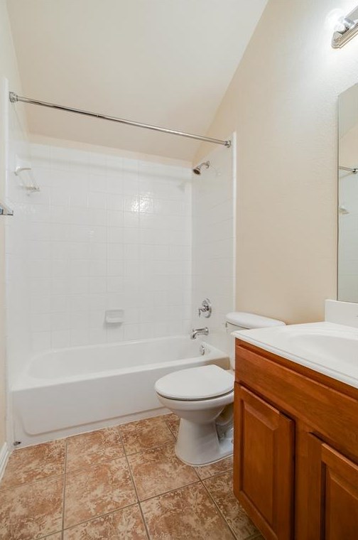 8732 Paradise Dr, Mckinney TX 75070-6431 exterior