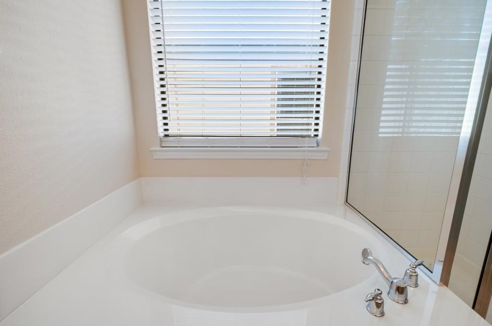 8732 Paradise Dr, Mckinney TX 75070-6431 exterior