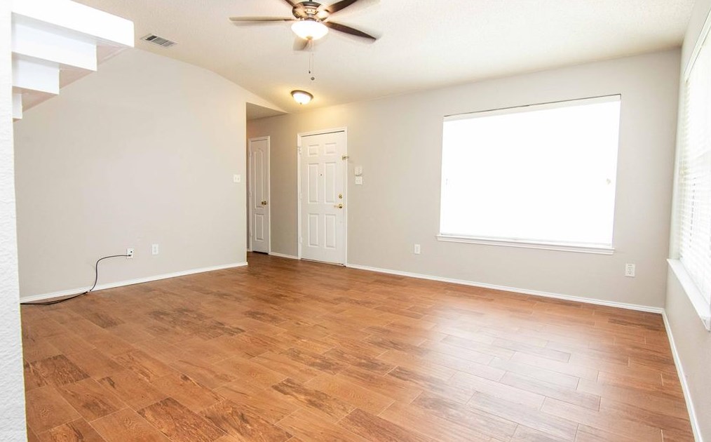 4505 Lone Star Dr, Carrollton TX  75010-4504 exterior