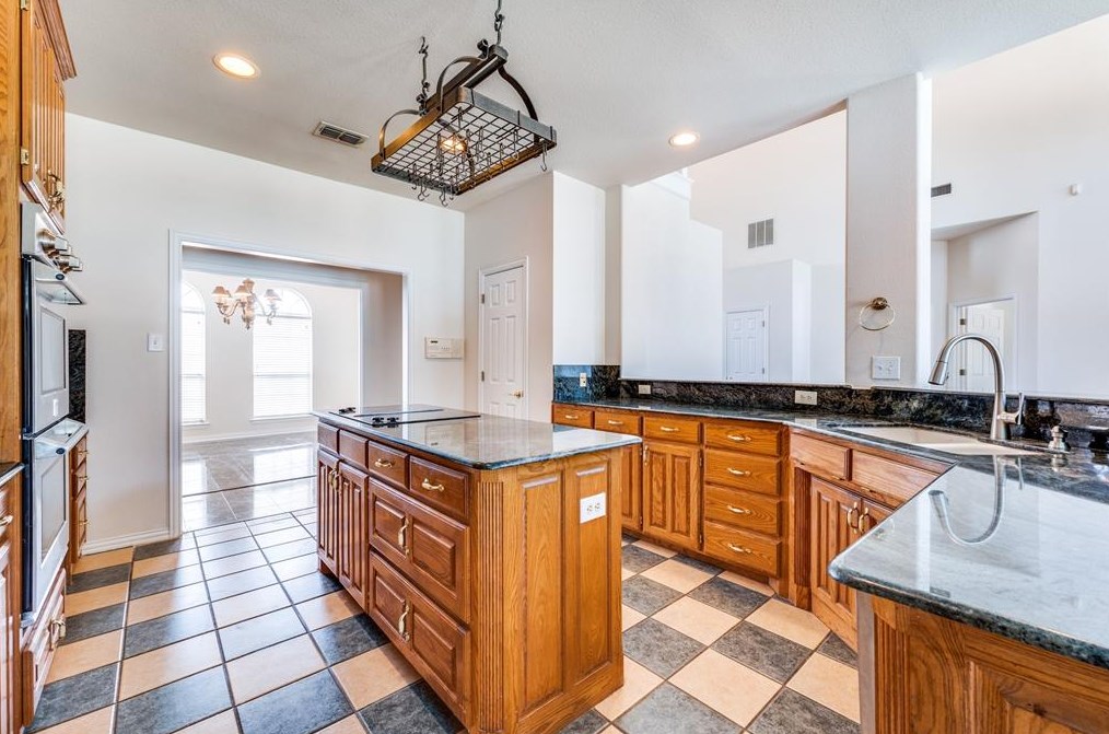 820 Topaz Ln, Oak Point, TX 75068