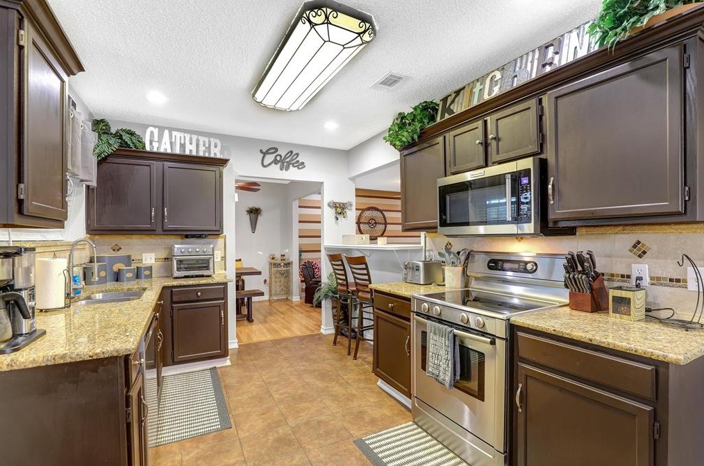 2121 Smokey Mtn Trl, Mesquite TX 75149-4862 exterior