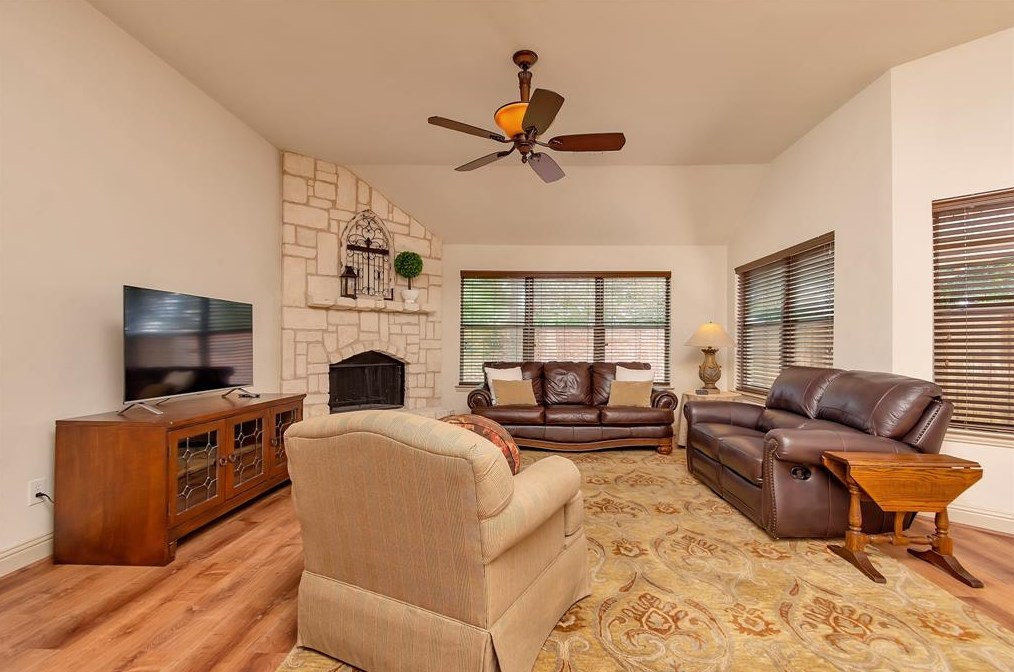 605 Kiowa Dr, Mckinney TX  75071-0494 exterior