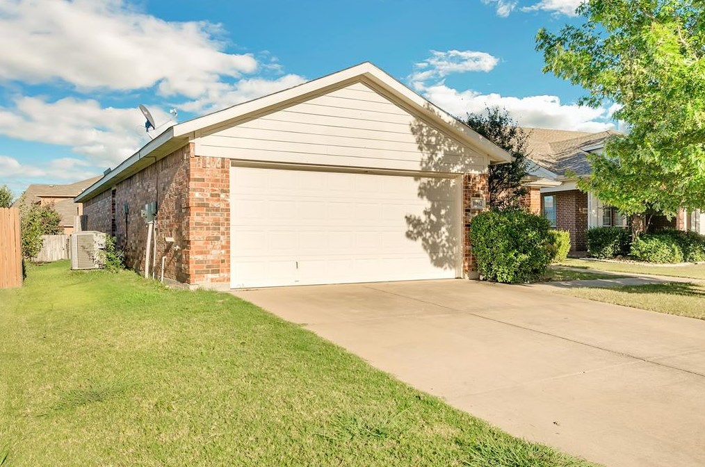 10812 Myrick Ct, Haslet TX  76052-6110 exterior