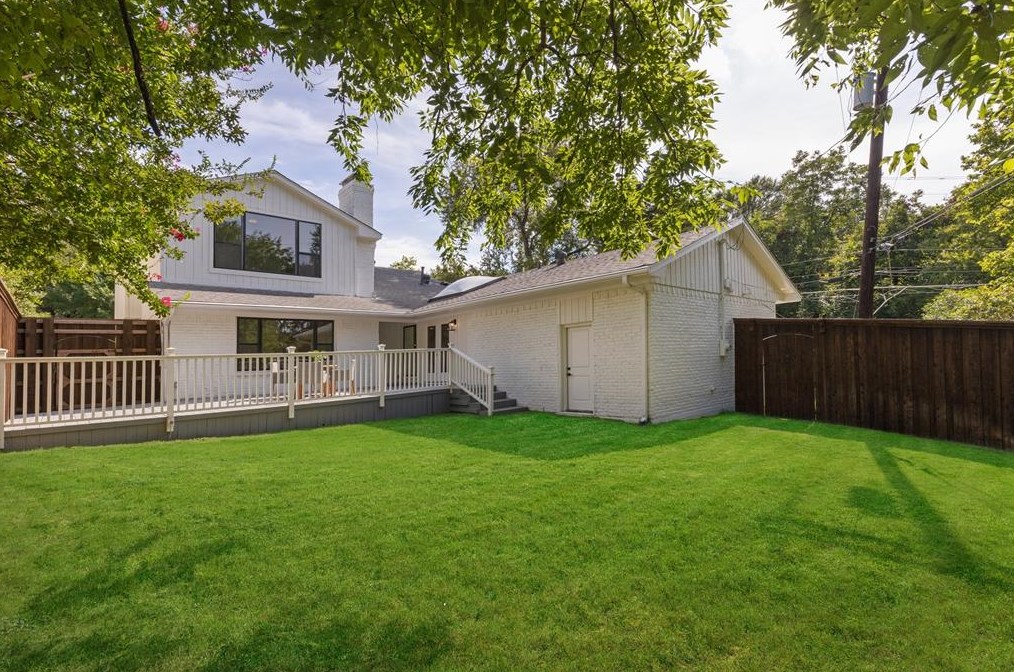 6905 Wabash Cir, Dallas TX 75214-3534 exterior