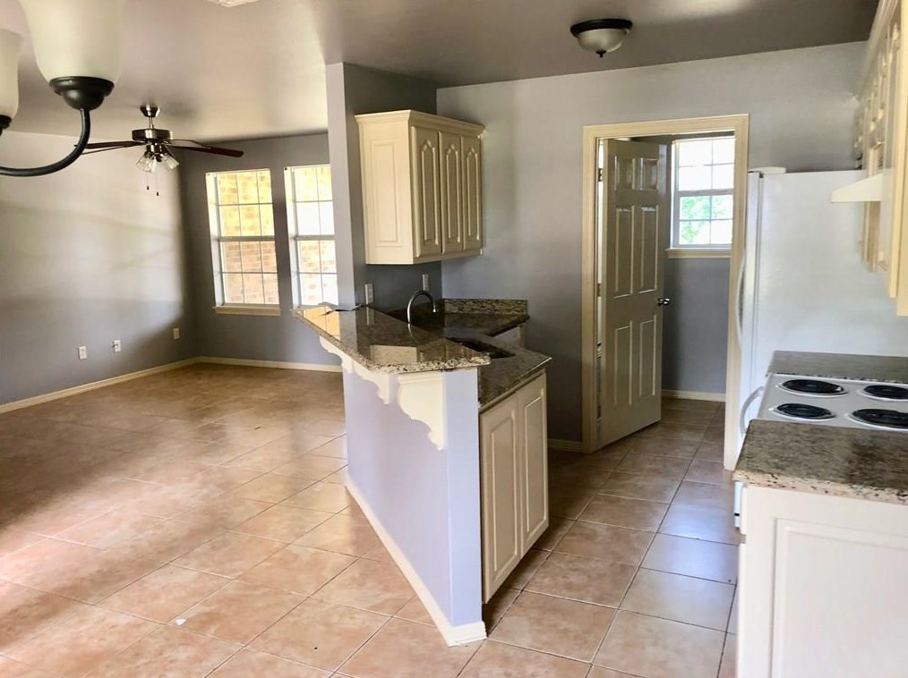 3228 Martha St, Tyler TX  75702-1645 exterior
