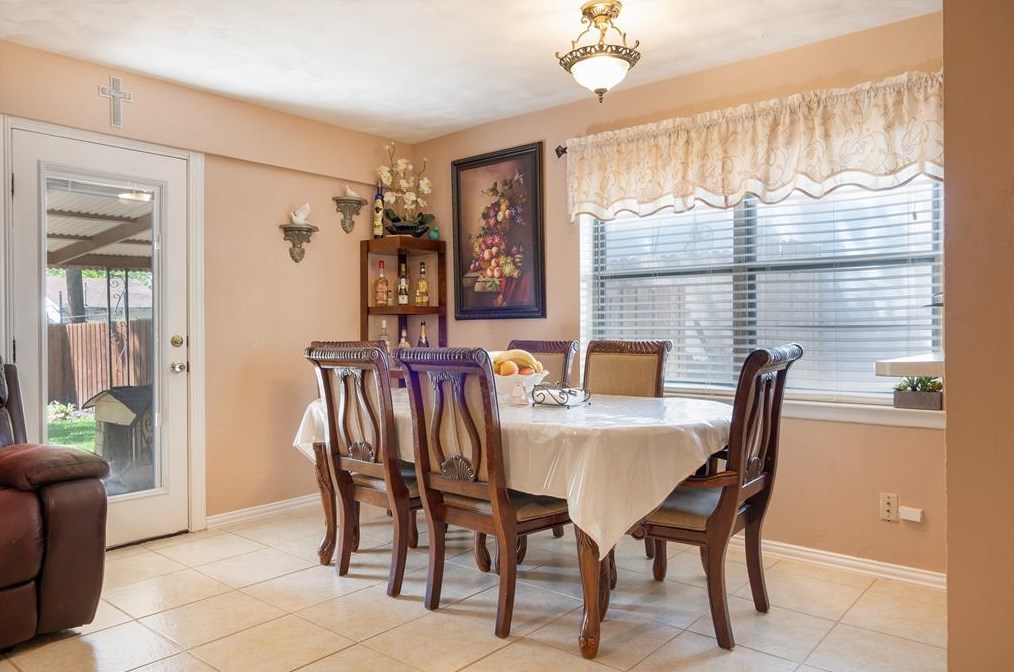 2310 Candleberry Dr, Mesquite TX 75149-3008 exterior