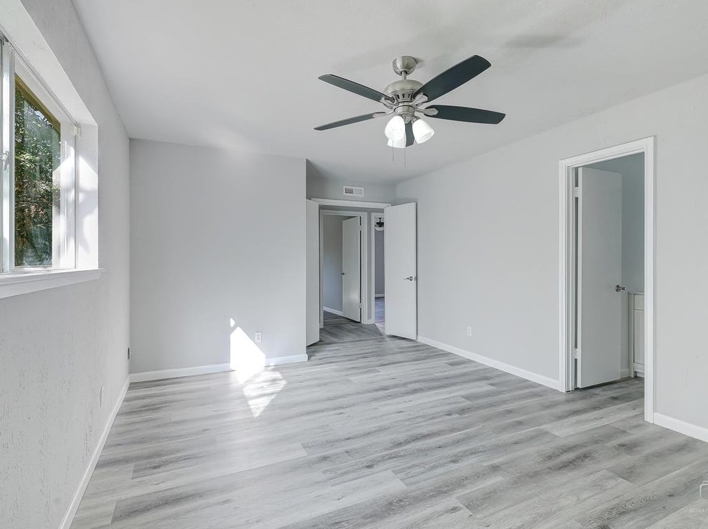 2030 Victoria Rd, Carrollton TX 75007-3120 exterior