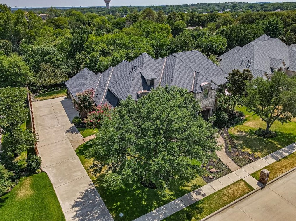 2316 Ember Woods Dr, Roanoke TX  76262-8824 exterior