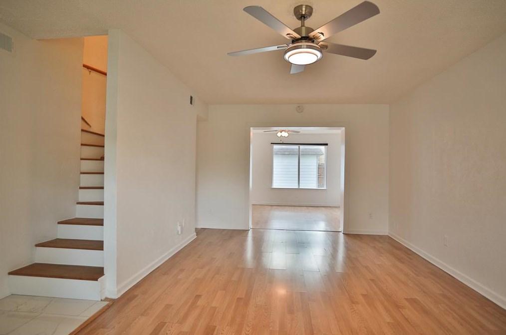 11348 Mccree Rd, Dallas TX  75238-3216 exterior