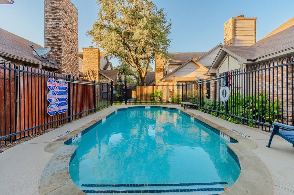 449 Harris St, Coppell TX 75019-3296 exterior